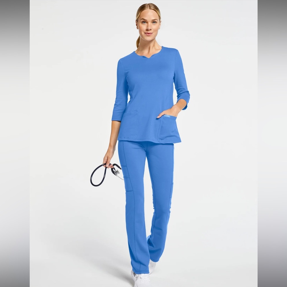 Jaanuu Scrub Set